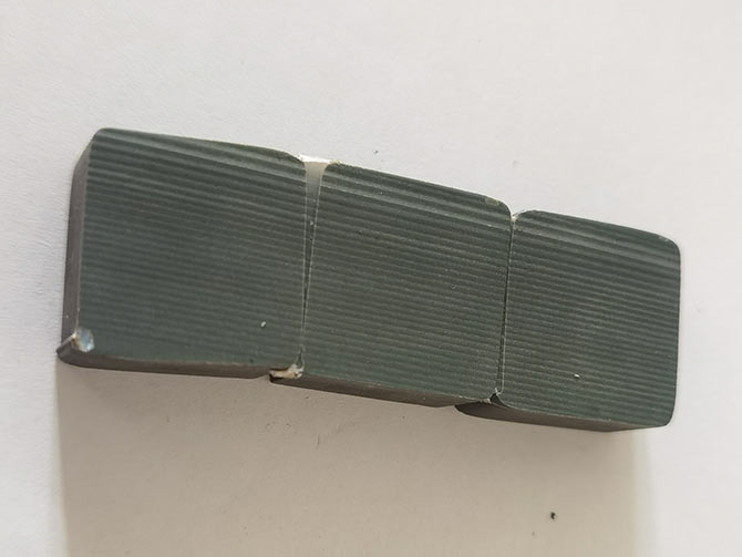导电陶瓷用今科C型线切形机切割效果，切割速度0.05mm/s。