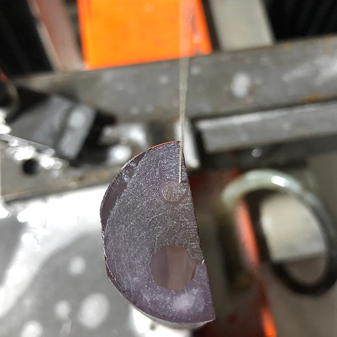 加工实例：厚度 121mm蓝宝石切割六边形