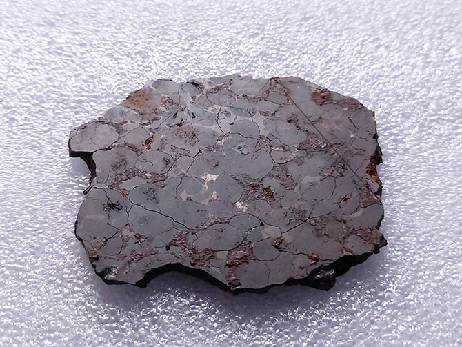 铁精石切样，铁精石切样图，铁精石切割设备