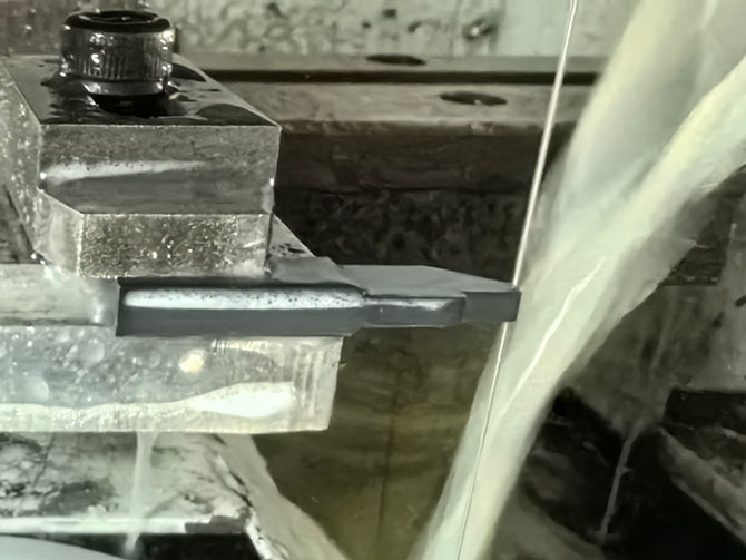 碳化硅切直角切样，碳化硅切割机，碳化硅切割设备，碳化硅加工设备，今科技术