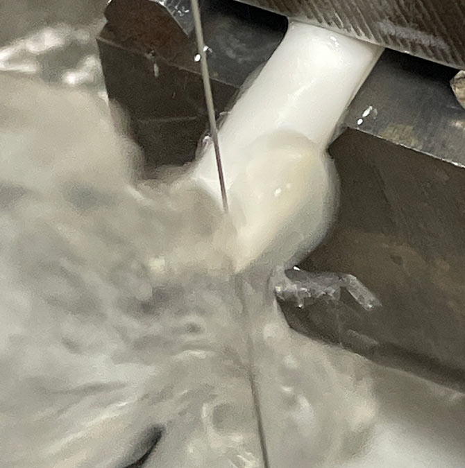 氧化铝切样，氧化铝切割设备，氧化铝切割机，今科技术